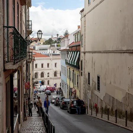 Joivy Inviting Flat Next To Carmo Convent Lisbon
