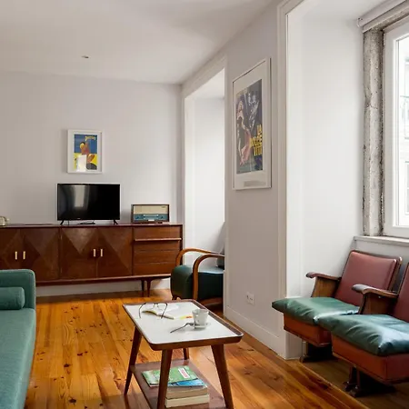 Joivy Inviting Flat Next To Carmo Convent