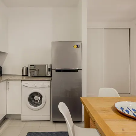 Joivy Inviting Flat Next To Carmo Convent *