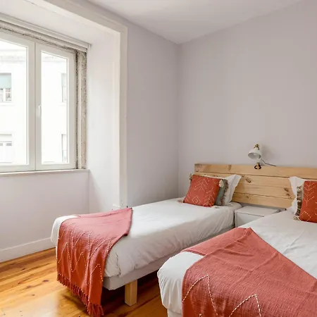 Joivy Inviting Flat Next To Carmo Convent * Lisbon