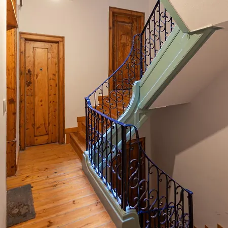 Apartment Joivy Inviting Flat Next To Carmo Convent Lissabon